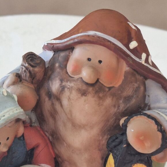 TII COLLECTIONS RESIN NATIVITY HOLY FAMILY FIGURINE Folksy One Solid Piece 5" - Picture 7 of 12